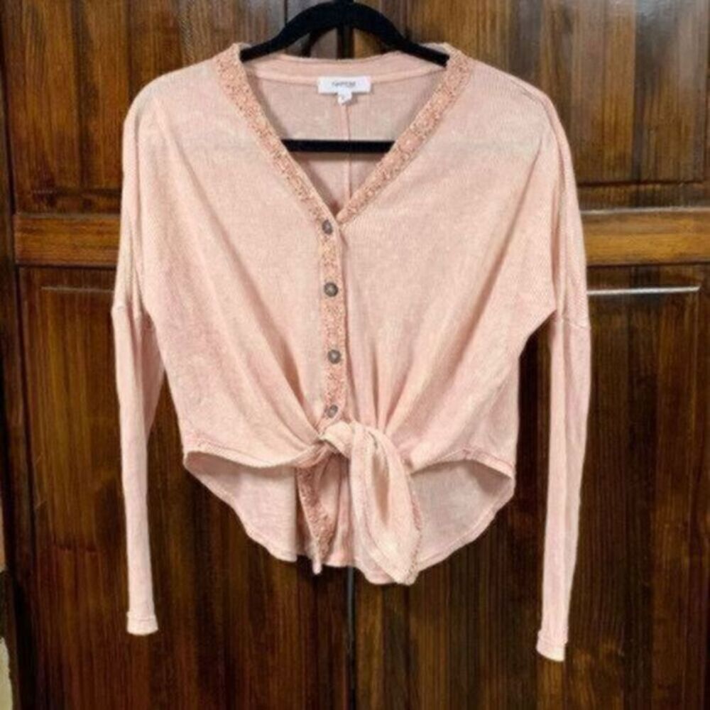 Hashtag in trend pink tie button down crop top
